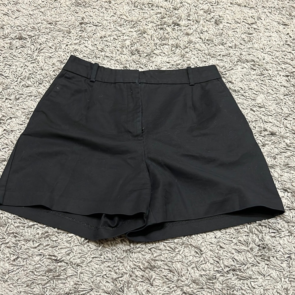 Item has been worn 2 times. item in excellent condition